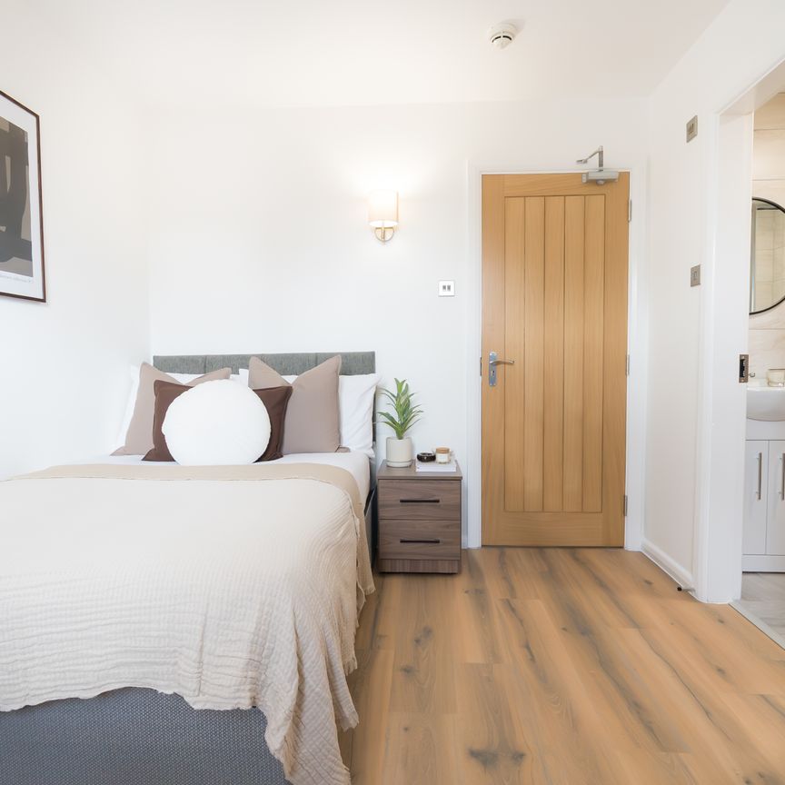 Apt 202, Cambridge House - Photo 1