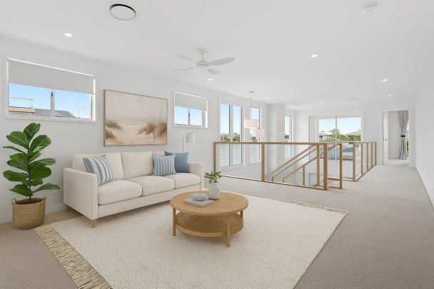 Custom built waterfront property with pool, private jetty & pontoon on Newport Lake. Contact Julie Sykes to book an inspection 0438 050 110 - Photo 1