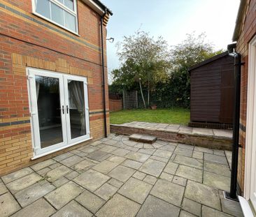 4 bedroom Detached House to let - Photo 5