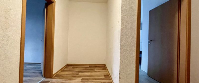 Teilmöblierte 2-Raum-Wohnung mit Stellplatz in Schmiedeberg - Photo 1