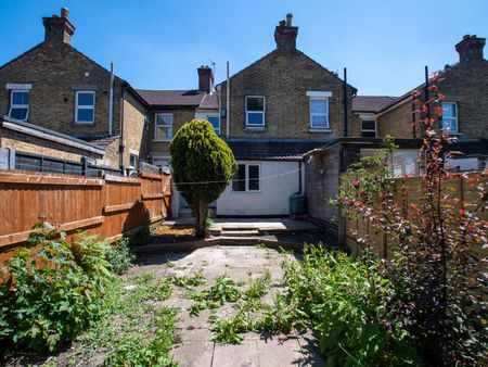 Old Tovil Road Room 3 - Photo 3