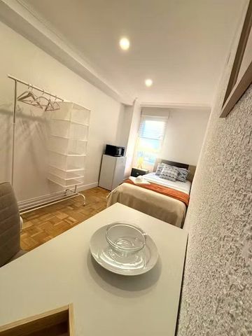 Avenida de Fuenlabrada, Leganés, Community of Madrid 28912 - Photo 3