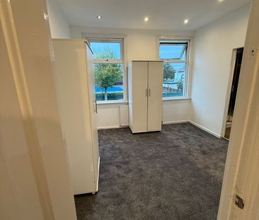 4 Bed Semi-Detached House, Golfe Road, IG1 - Photo 5