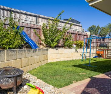 Spacious Elevated Family Home in Sought-After Mindarie - Photo 4