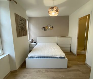 Rue Nesmond, F1bis meublé comprenant une pièce principale avec cuis... - Photo 3