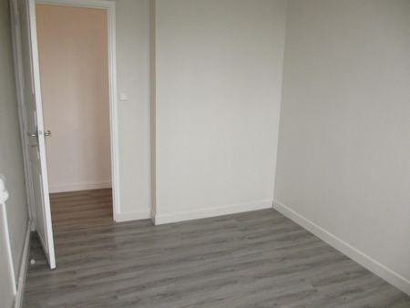 Location Appartement 4 pièces 75m² MONTAUBAN 82000 - Photo 3