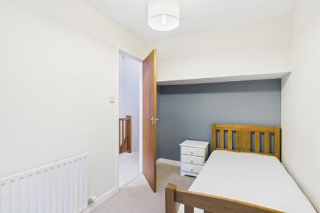 2 bedroom terraced house to rent - Photo 4
