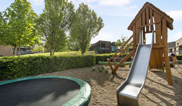 Flot renoveret lejlighed med altan - Foto 1