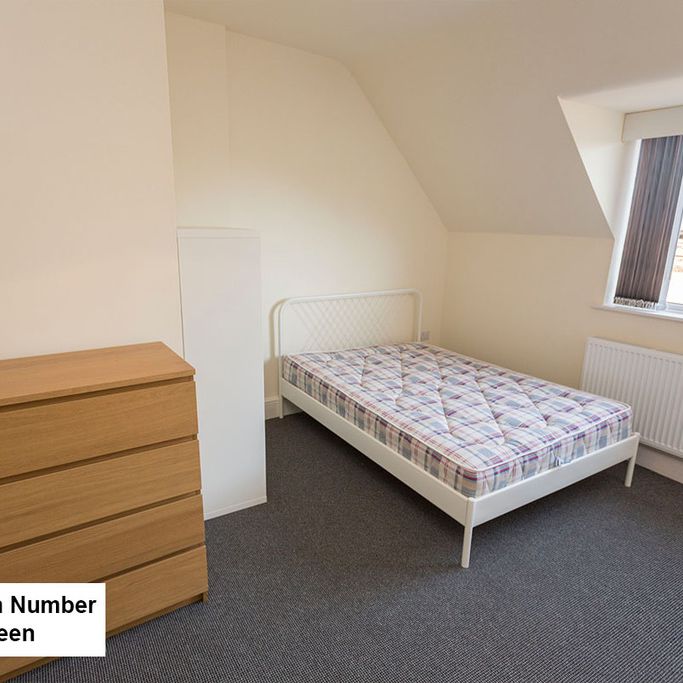 1 Bed Student Accommodation - Photo 1