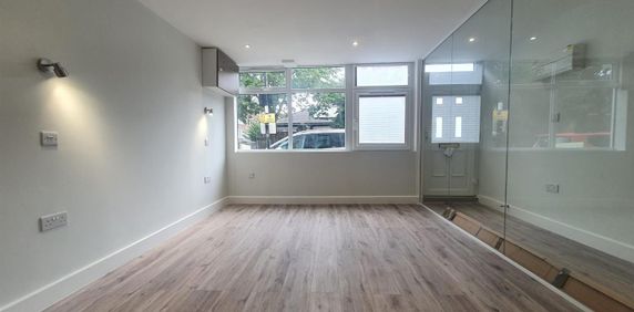 Clarence Road, London E5 - Photo 2