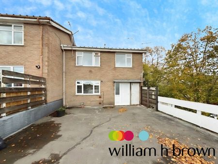 St Lukes Close, Colchester - Photo 3