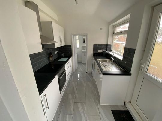 4 bedroom house share to rent - Photo 1