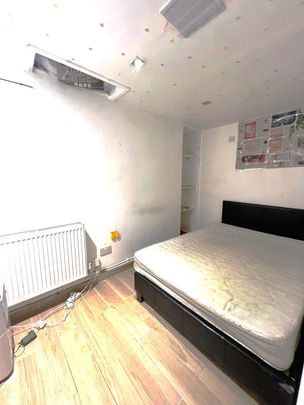 Two double room close to ilford station- 1550 pcm - Photo 1