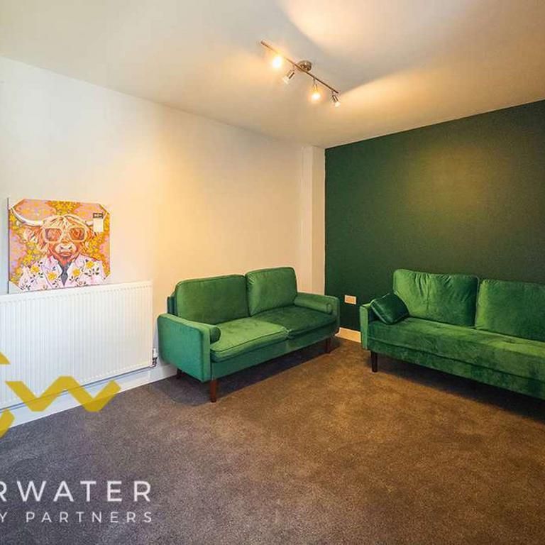 1 bedroom in a house share to rent - Photo 1