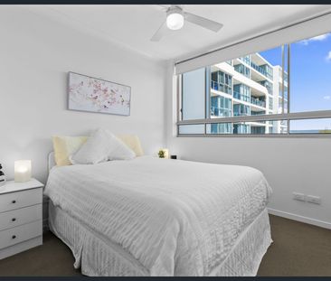 609/20 Labrador St, Labrador, QLD 4215 - Photo 4