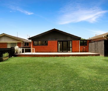 Sleek, Stylish & Newly Renovated - Photo 4