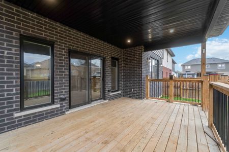 For Lease - 210 S Pelham Road, Welland, Ontario - Photo 2