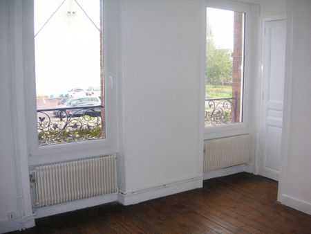 A louer maison type F3 - centre ville Carentan (50500) - Photo 5