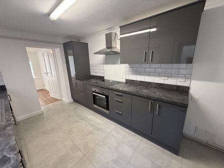 Carmarthen Road, Swansea, SA5 - Photo 3