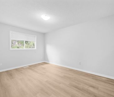 For Lease - 10 Ferris Street, Richmond Hill, Ontario - Photo 2