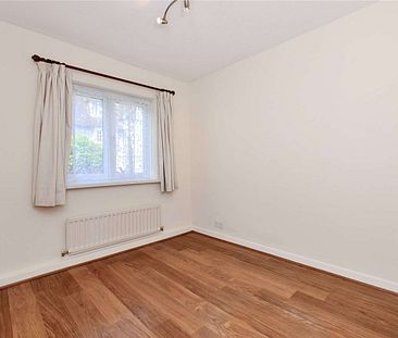 A well presented apartment in the heart of Sevenoaks town. - Photo 6