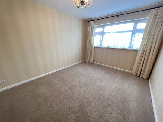 4 Bedroom Link Detached - Photo 1