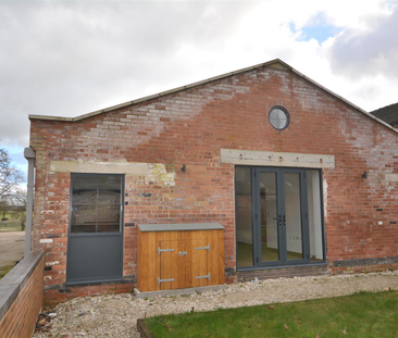 2 The Courtyard, Longford Hall Farm, Longford, Derbyshire, DE6 3DS - Photo 6