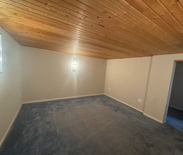 For Lease - 833 Laurier Avenue, Milton, Ontario - Photo 3