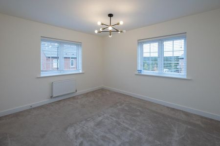 4 bedroom detached house to rent - Photo 4