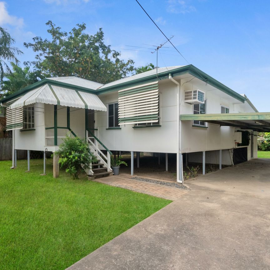 35 Eleventh Avenue, RAILWAY ESTATE - Photo 1