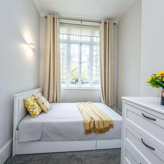 Queens Gardens, Lancaster Gate, London, W2 - Photo 1