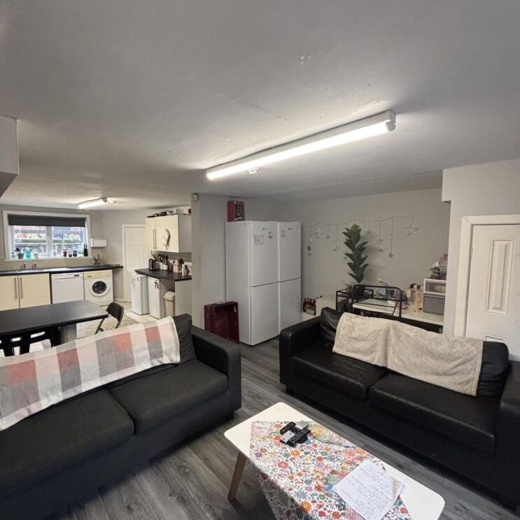 221 Cardigan Lane, Leeds, LS6 1DX - Photo 1