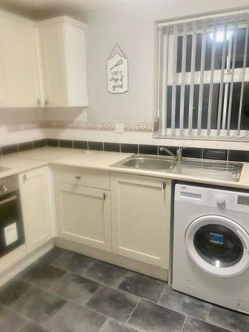 2 Bed Flat, Drapers Fields, CV1 - Photo 5