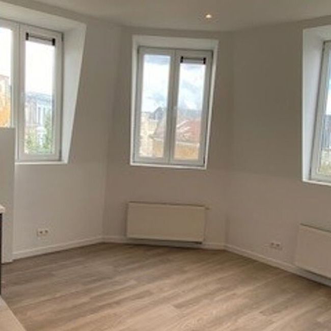 Appartement te huur in Antwerpen voor € 870 met 1 slaapkamer - Photo 1