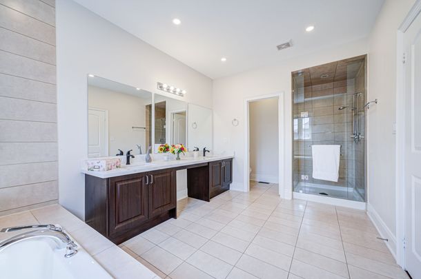 For Lease - 3178 Buttonbush Trail, Oakville, Ontario - Photo 1