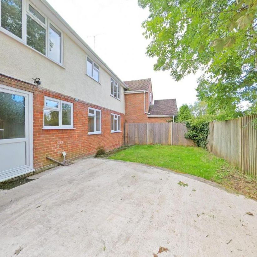 Kentwood Hill, Tilehurst, Reading, RG31 6DL - Photo 1