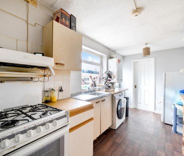 3 bedroom terraced house to rent - Photo 6