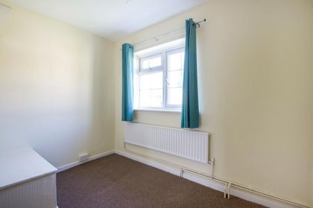 3 bedroom end of terrace house to rent - Photo 4