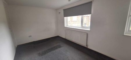 2 bedroom semi-detached house to rent - Photo 4