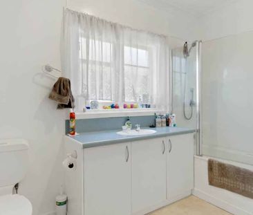 Sunny Character Home Near Cornwall Park - Photo 5