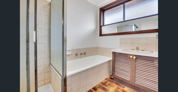 3-bedroom home in Prime Mill Park location - Photo 1