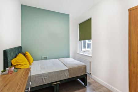 🌺 Large Victorian Terraced Property in Tottenham, N17 🌺 Room 4 - Photo 3