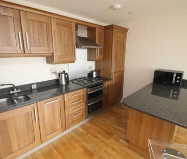 2 bedroom semi-detached house to rent - Photo 2