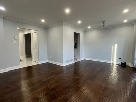 For Lease - 58 Plumbrook Crescent, Toronto, Ontario - Photo 2