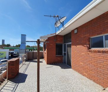 3 Bedroom Spacious Apartment - Photo 1