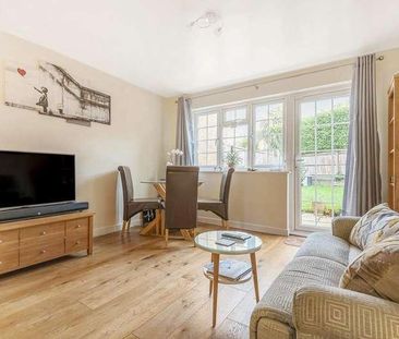 Finnart Close, Weybridge, Surrey, KT13 - Photo 4