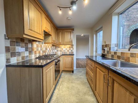 3 bedroom terraced house to rent - Photo 2