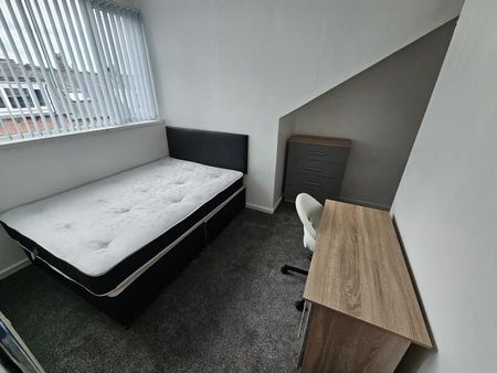 Beamsley Mount, Hyde Park - Photo 2