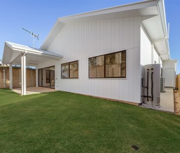 30 Tyson Street, White Rock QLD 4306 - House For Rent | Domain - Photo 5