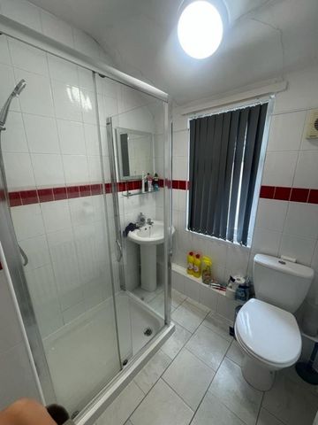 22 Arthur Street - Un-Expectedly Re-offered to the Market Loughborough - Photo 5